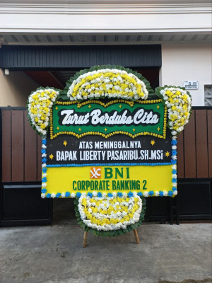 Papan Bunga Duka di Panumbangan