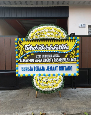 Papan Bunga Duka di Panumbangan