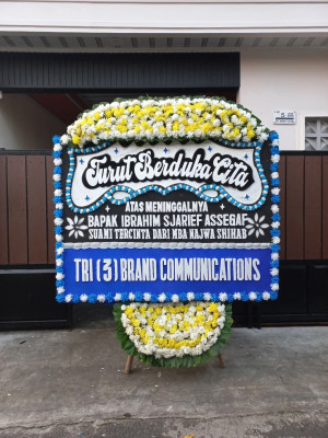 Papan Bunga Duka di Panumbangan